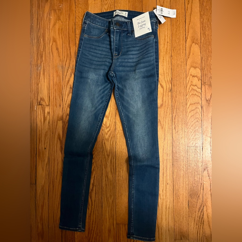 Brand New Dark Wash Abercrombie & Fitch Jeggings